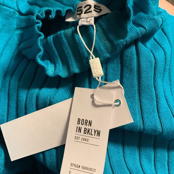 NWT 525 mock neck ribbed top - Picture 3 of 3